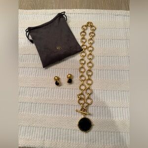 Julia Voss Statement Necklace with Gold Chain and Black Onyx Pendant